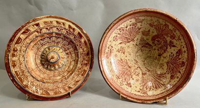 Hispano-Moorish style earthenware set with...