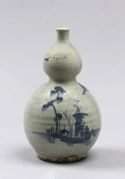 CHINA - 20th century
Porcelain double gourd...