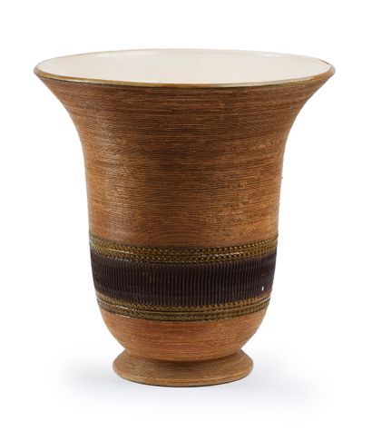 Art Deco work
Brown glazed ceramic vase with...