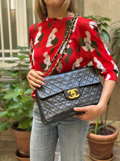 CHANEL
Sac modèle 
