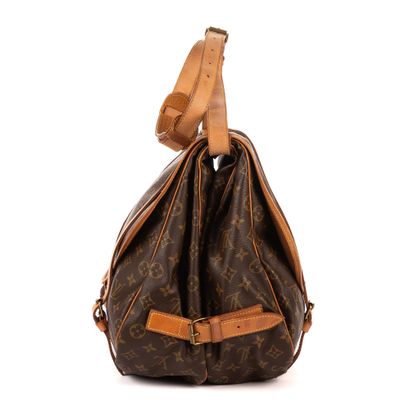 LOUIS VUITTON
Très grand sac modèle 