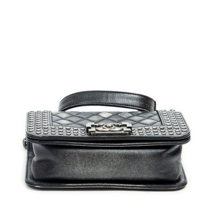 CHANEL
Sac à main modèle 