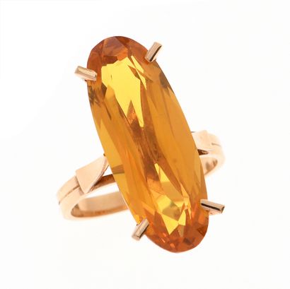 Bague moderniste 
en or jaune 18k 750°/°°...