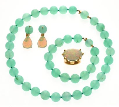 CAPET Paris
Parure comprenant un collier,...