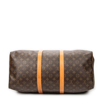 LOUIS VUITTON 
Sac modèle 
