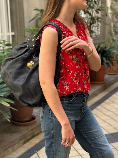 LOUIS VUITTON
Sac modèle 