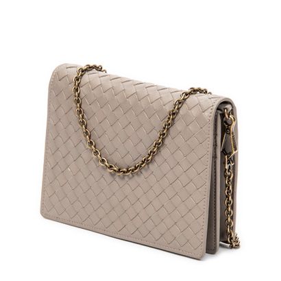 BOTTEGA VENETA
Sac pochette en cuir de veau...