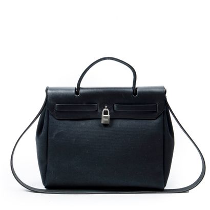 HERMES Paris 
Sac modèle 