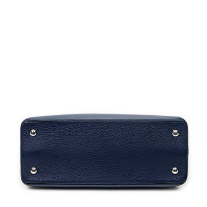 LOUIS VUITTON
Sac modèle 
