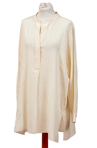 JOSEPH
Blouse en soie de couleur ivoire.
Taille...