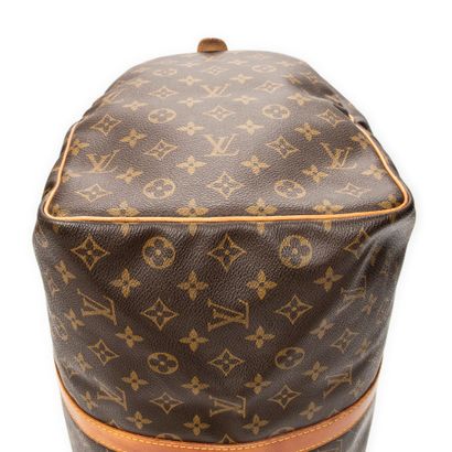 LOUIS VUITTON 
50 cm 