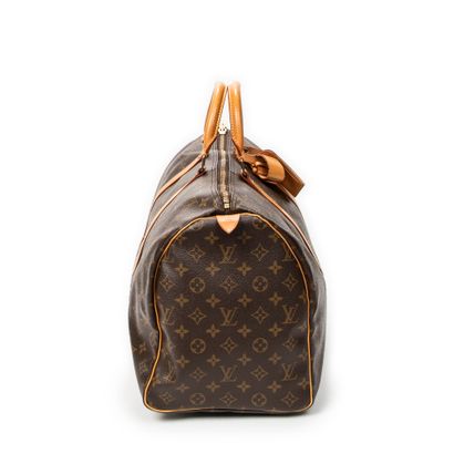 LOUIS VUITTON 
Sac modèle 