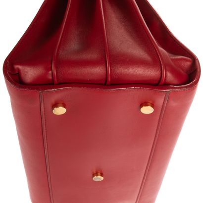 YVES SAINT LAURENT 
Sac modèle 