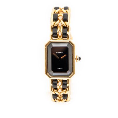 CHANEL
Montre modèle 