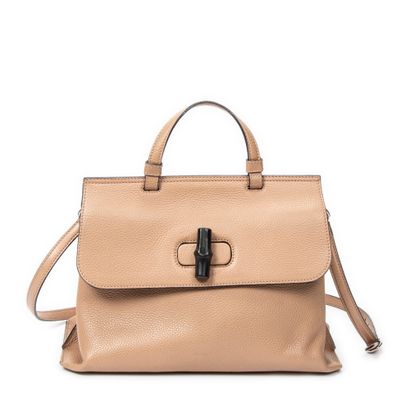 GUCCI
Sac de forme trapèze en cuir grainé...