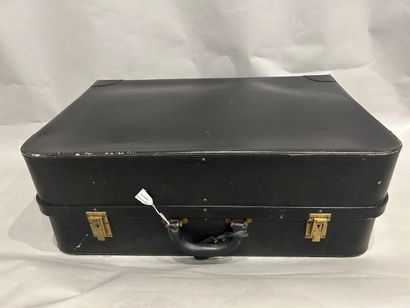 HERMES Parise
VALISE en cuir noir et intérieur...