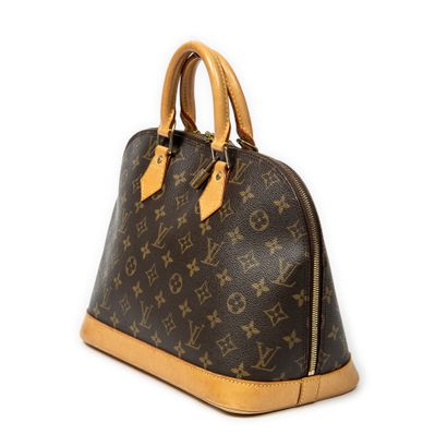 LOUIS VUITTON
Sac modèle 