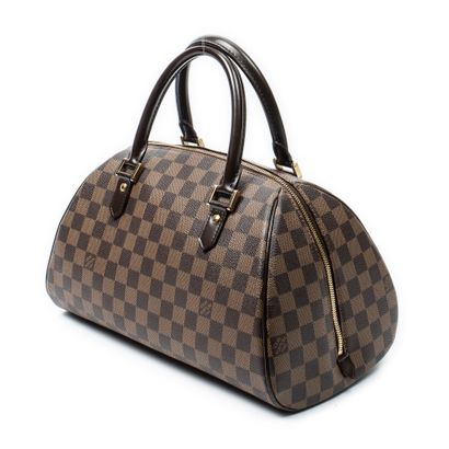 LOUIS VUITTON
Sac modèle 