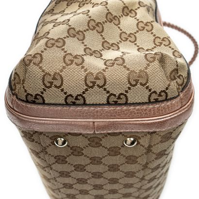 GUCCI 
Sac cabas modèle 