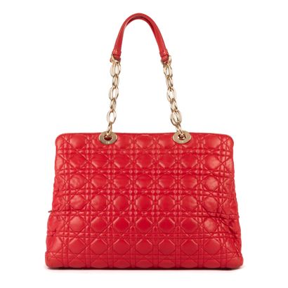 Christian DIOR
Sac type tote en cuir souple...