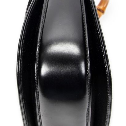 GUCCI 
Sac vintage «Bamboo» en cuir noir,...
