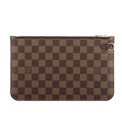 LOUIS VUITTON made in Spain
Pochette modèle...