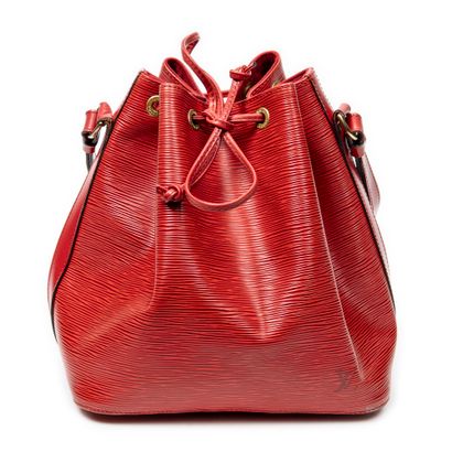 LOUIS VUITTON 
Sac modèle 