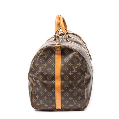 LOUIS VUITTON 
Keepall
