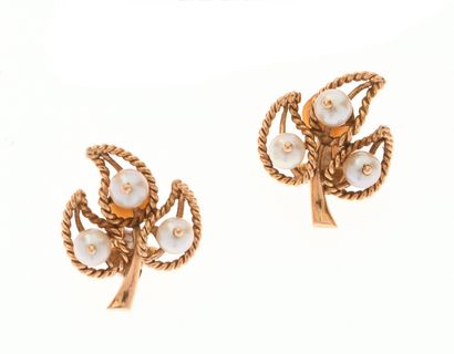 Paire de clips d'oreilles 
en or jaune 18k...