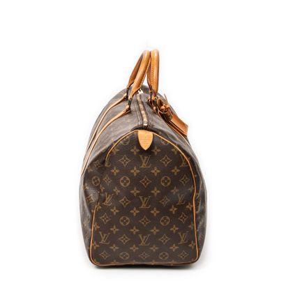LOUIS VUITTON 
50 cm 