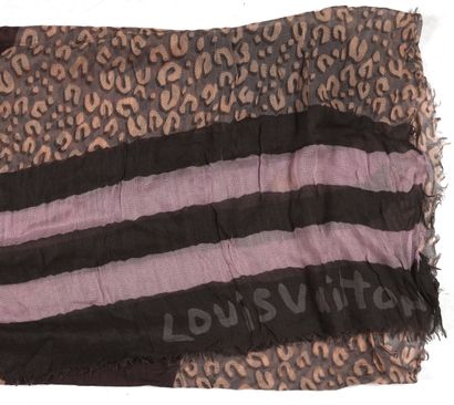 LOUIS VUITTON
Etole ou châle en cachemire...