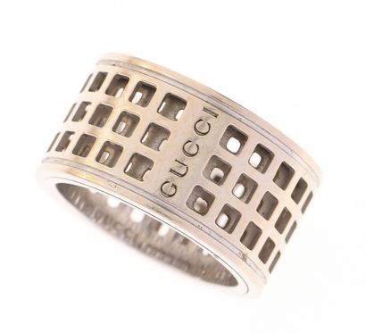 GUCCI
Large bague tournante en or gris 18k...