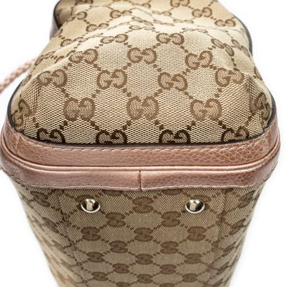 GUCCI 
Sac cabas modèle 
