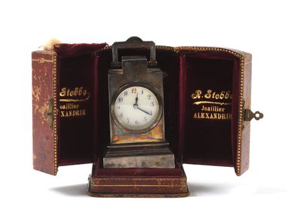 PENDULETTE en argent 935/°° anglais. Poids...