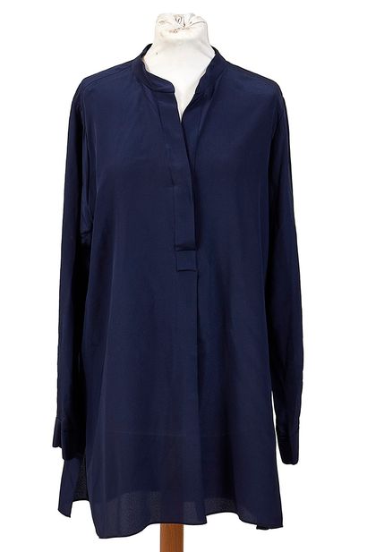 JOSEPH
Blouse en soie de couleur bleu marine.
Taille...