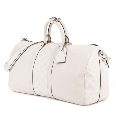 LOUIS VUITTON
Sac modèle 