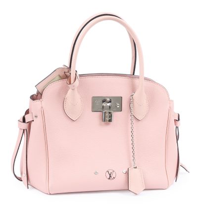 LOUIS VUITTON
Sac à main modèle 