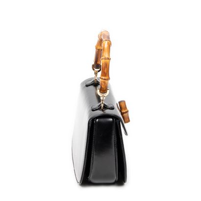 GUCCI 
Sac vintage «Bamboo» en cuir noir,...