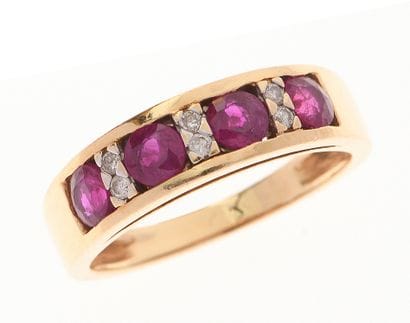Bague jonc
en or jaune 18k 750°/°° formant...