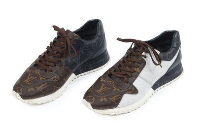 LOUIS VUITTON
Paire de Sneakers 