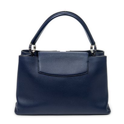LOUIS VUITTON
Sac modèle 
