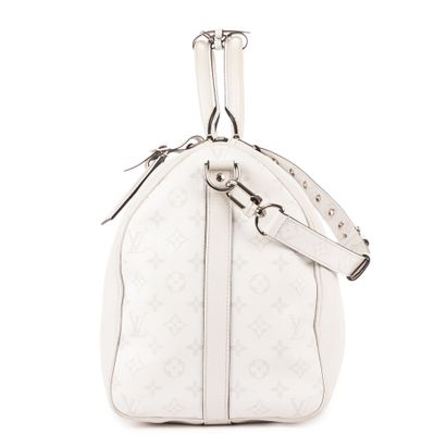 LOUIS VUITTON
Sac modèle 
