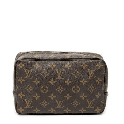 LOUIS VUITTON
Trousse de toilette PM en toile...