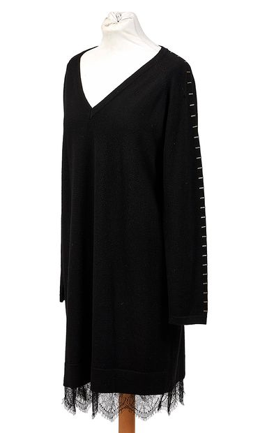 Georges REICH
Robe pull noire à manche longue...
