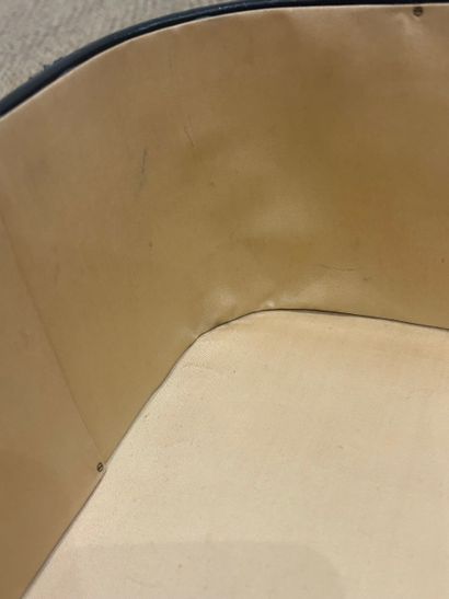 HERMES Parise
VALISE en cuir noir et intérieur...