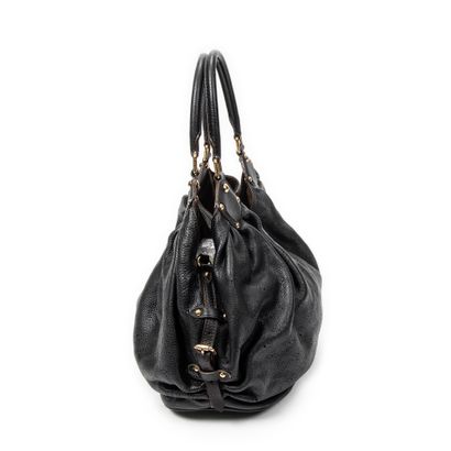 LOUIS VUITTON
Sac modèle 