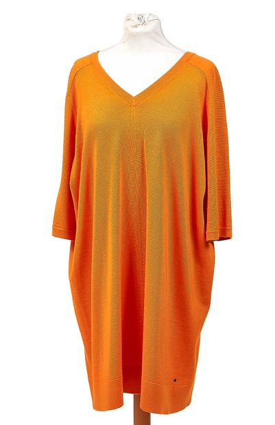 HERMES 
Orange cashmere and silk sweater...