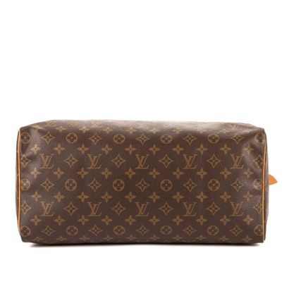 LOUIS VUITTON
Sac modèle 
