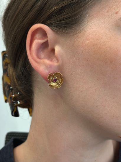 MELLERIO Paris
Paire de clips d'oreilles...