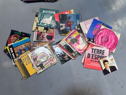 A set of variety vinyl records (33 and 45...